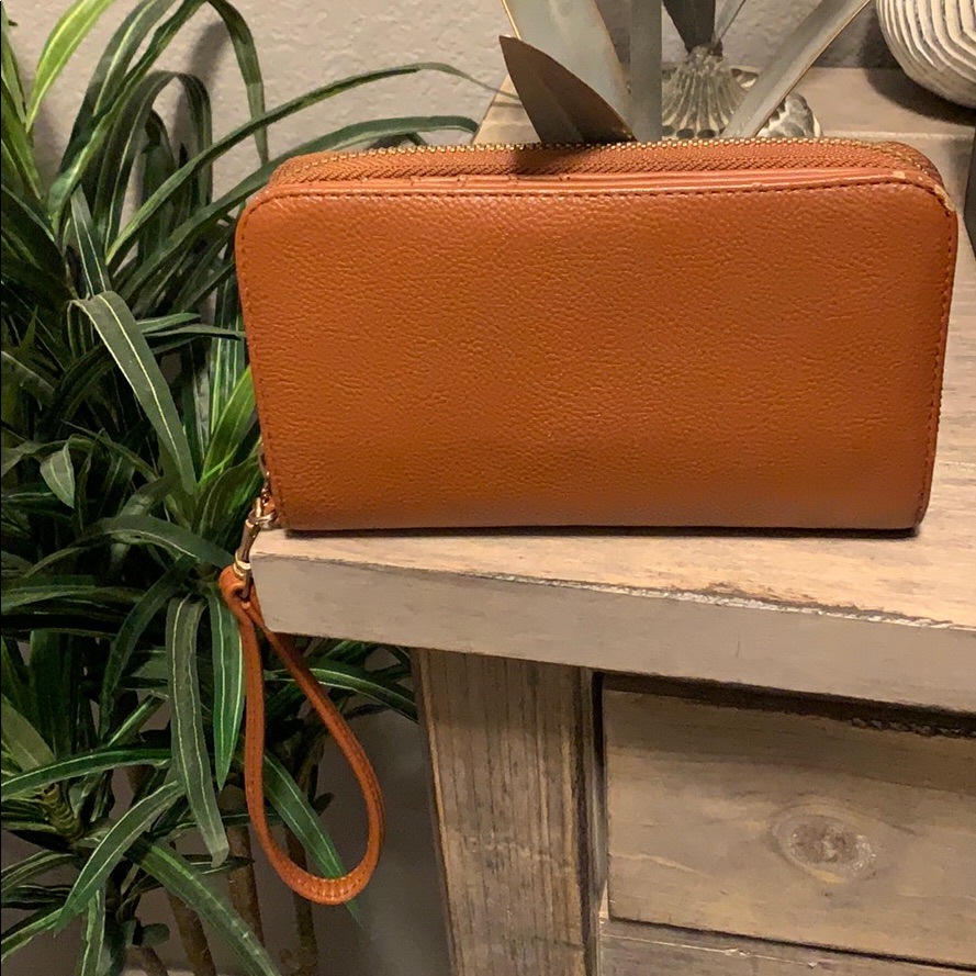 A New Day Wallet Preowned A New Day Wallet Preowned